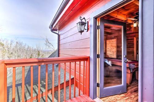 Star Lite Cabin Hot Tub, Deck And Pool Table