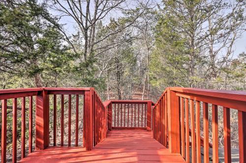 Star Lite Cabin Hot Tub, Deck And Pool Table