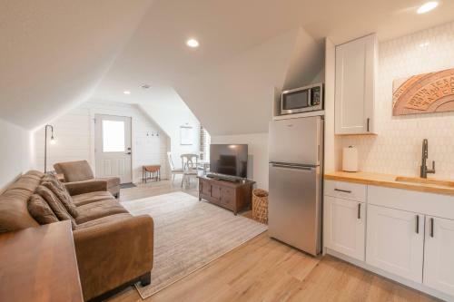 Scarlet Ridge Retreat
