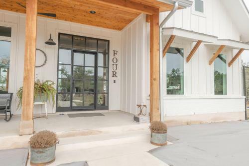 Scarlet Ridge Retreat