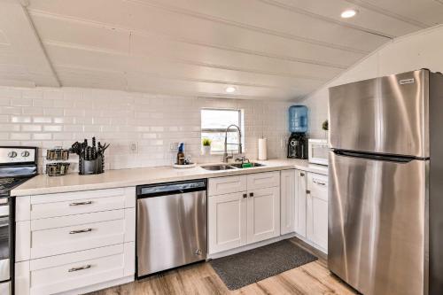 Bright And Airy Freeport Home - Walk To Beach!