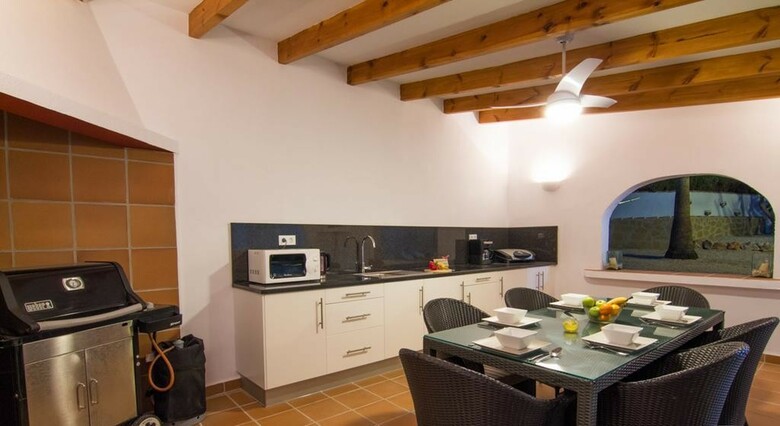 Abahana Villa Mackay