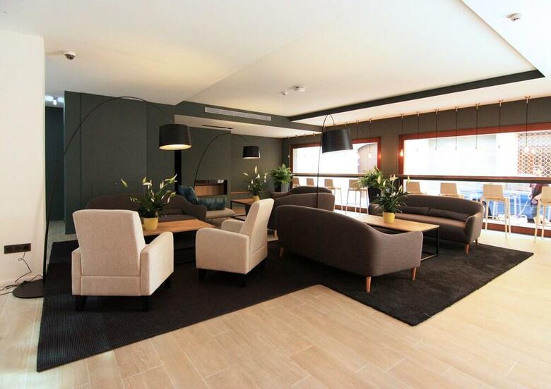 Hotel Raval De La Mar