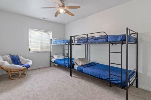 Hubbard Haven - Beautiful Home That Sleeps 30!