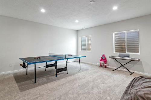 Hubbard Haven - Beautiful Home That Sleeps 30!