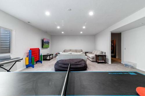 Hubbard Haven - Beautiful Home That Sleeps 30!
