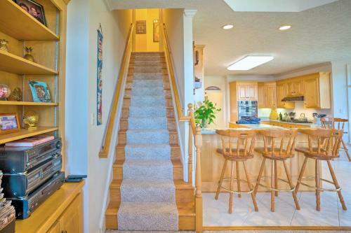 Spacious Chester Home With Yard On James River!