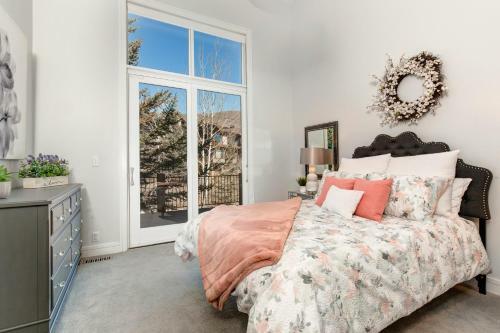 Glamorous Gallivan Loop