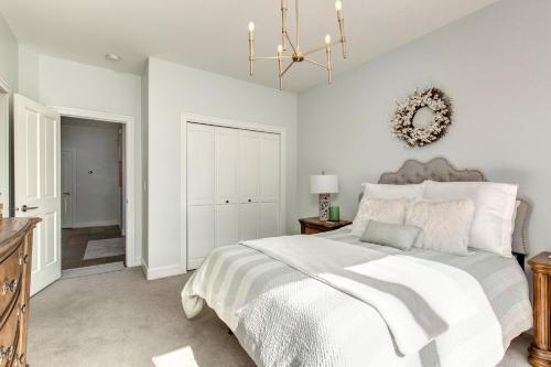 Glamorous Gallivan Loop