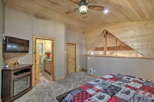 Secluded Ashford Getaway With Fire Pit And Grill!