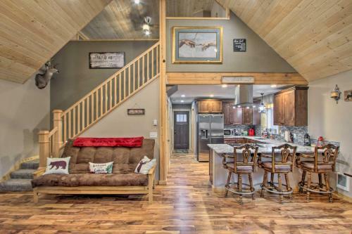 Secluded Ashford Getaway With Fire Pit And Grill!