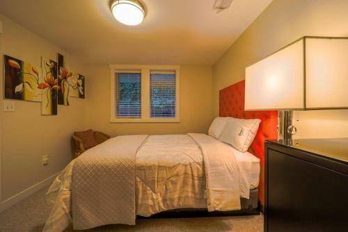 Modern Lake Hills Villa, Ideal Long Or Shared Stay