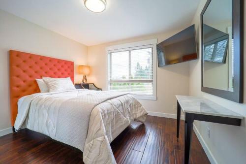 Modern Lake Hills Villa, Ideal Long Or Shared Stay