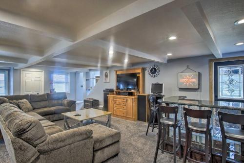 Sheboygan Home With Private Hot Tub And Fire Pit!