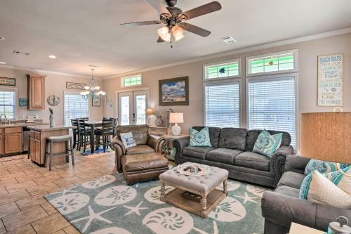 Crystal Beach Coastal Home - Walk To Shore!