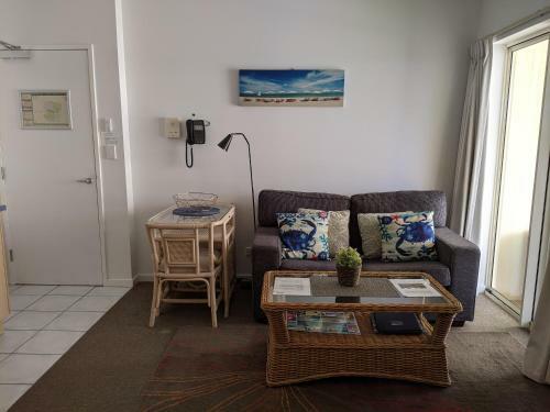 Hotel Moorings Beach Resort