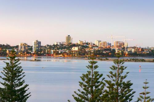 Hotel Moorings Beach Resort