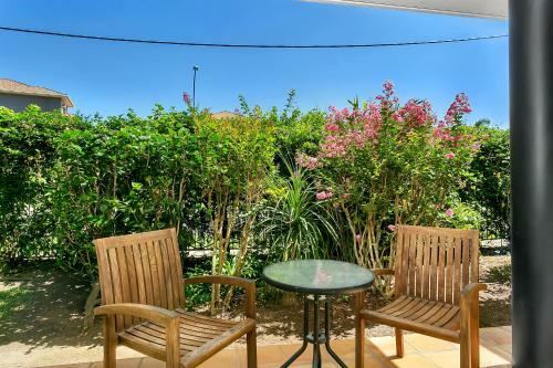 Cairns Reef Apartments & Motel