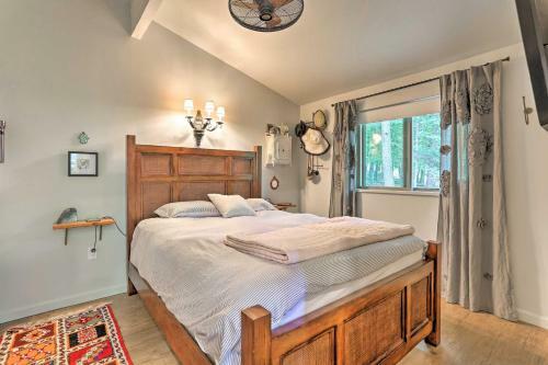 Mid-century Cabin With Resort Amenities On Lake!