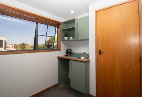 Beachfront Bliss On Wanaka Terrace