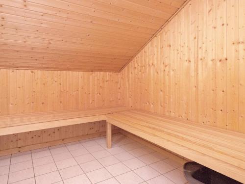 Three-bedroom Holiday Home In Bl�vand 4
