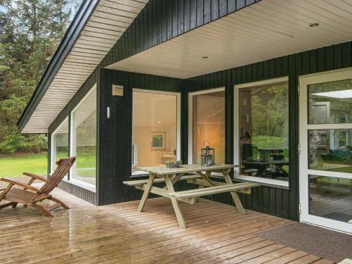 Three-bedroom Holiday Home In Bl�vand 43