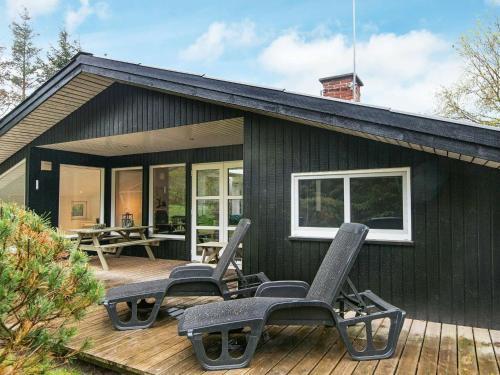 Three-bedroom Holiday Home In Bl�vand 43