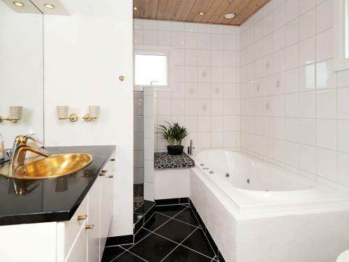 Holiday Home Lille Strandvej