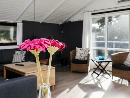 Three-bedroom Holiday Home In Bl�vand 76