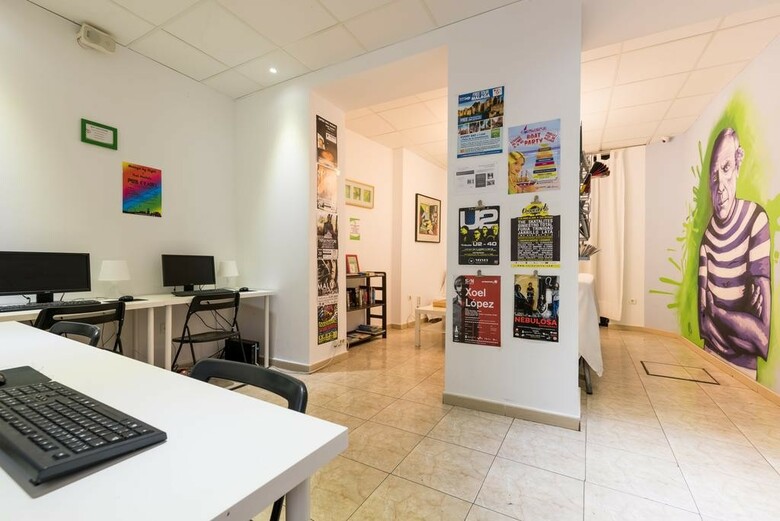 Feel Hostels City Center