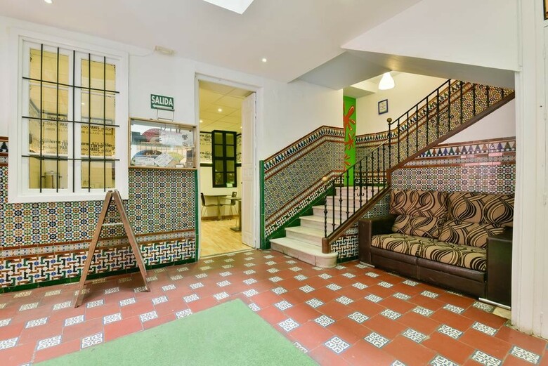 Feel Hostels City Center