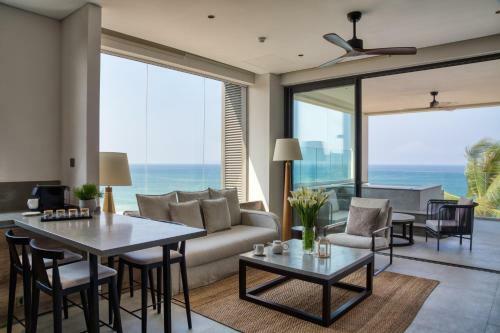 Hotel Crystal Sands