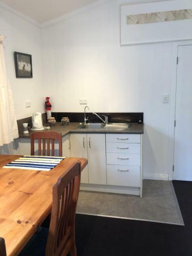 Apartamento @taradise-opunake - Eco-friendly Coastal Hideaway