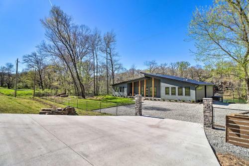 Riverfront Heber Springs Home With Dock And Slip!