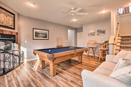 Spacious Rogers Home With Yard Family Friendly