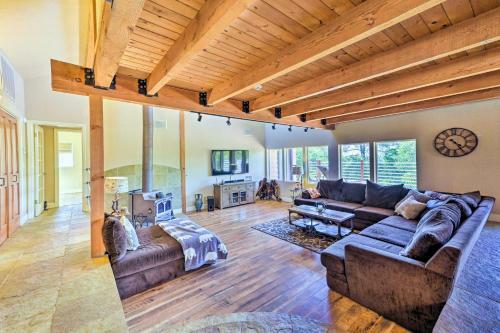 Secluded Home In Natl Forest With Fire Pit!