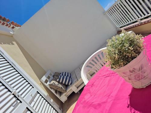 Laura Apartment In Arona & Pool