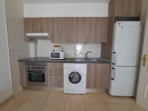 Laura Apartment In Arona & Pool