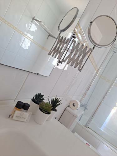 Laura Apartment In Arona & Pool