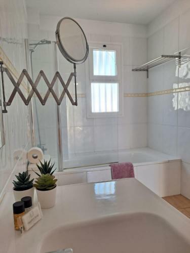 Laura Apartment In Arona & Pool
