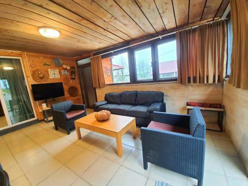House Sesil L