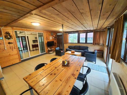 House Sesil L