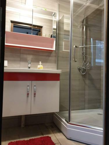 House Sesil L