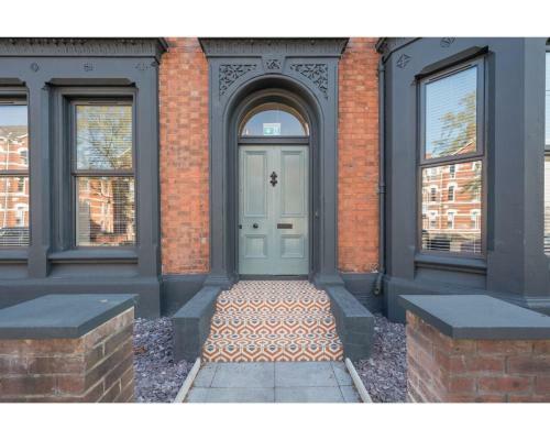 Central Belfast Apartments: University Street