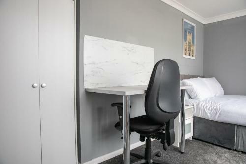 Impeccable 2-bed Home Close To City Centre!!