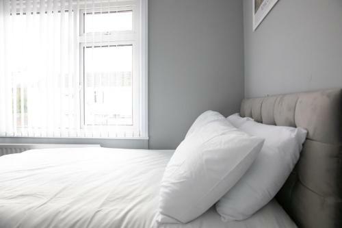 Impeccable 2-bed Home Close To City Centre!!
