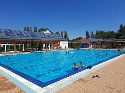 Hostal Cseng? Vend�gh�z