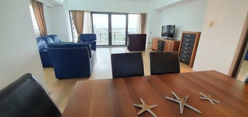 Seaview Apartment By Spectrum Residence