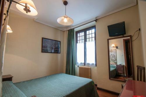 Hostal Ayestaran II