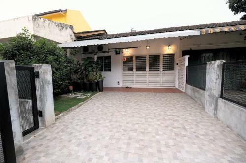 Fivehouz Guest House